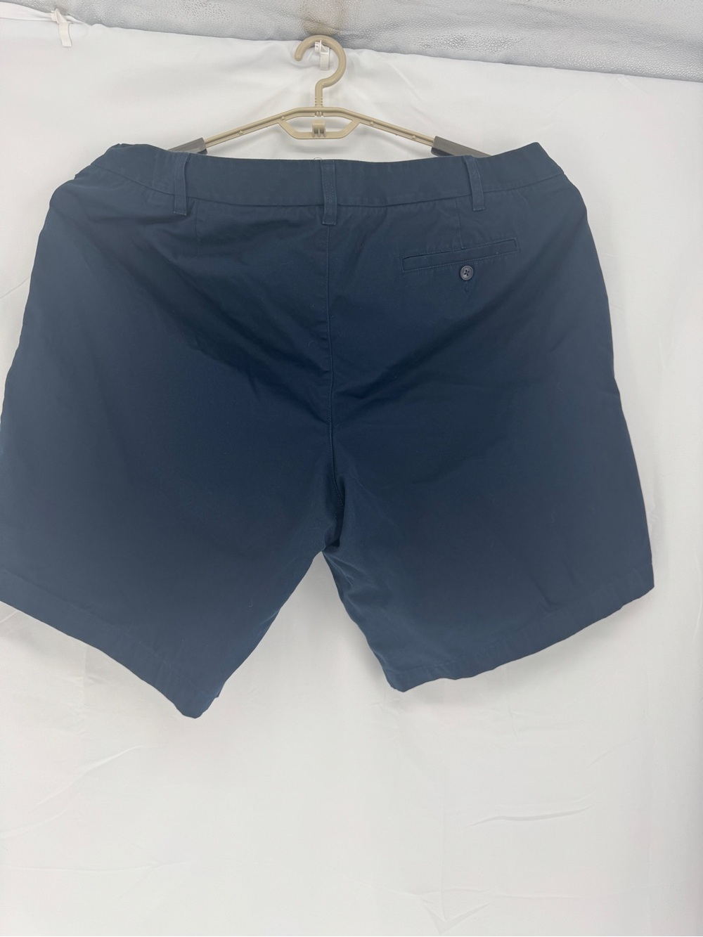 Lands' End Women's Navy Casual Flat-Front Chino Shorts 0160 - Picture 2 of 6